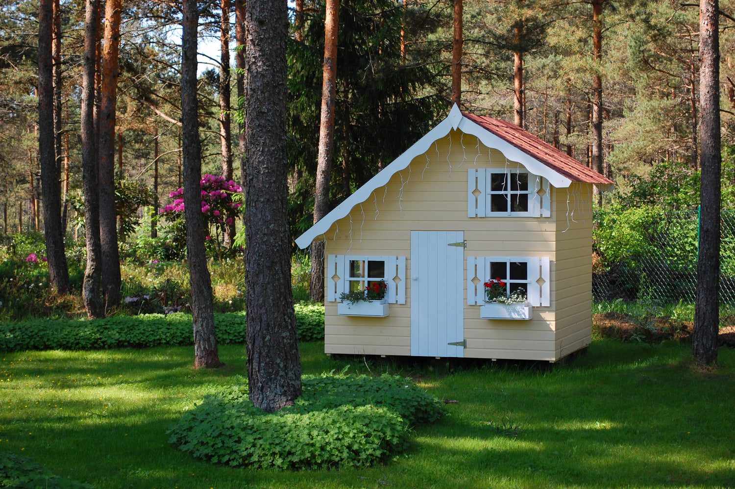 Playhouses/Garden Sheds