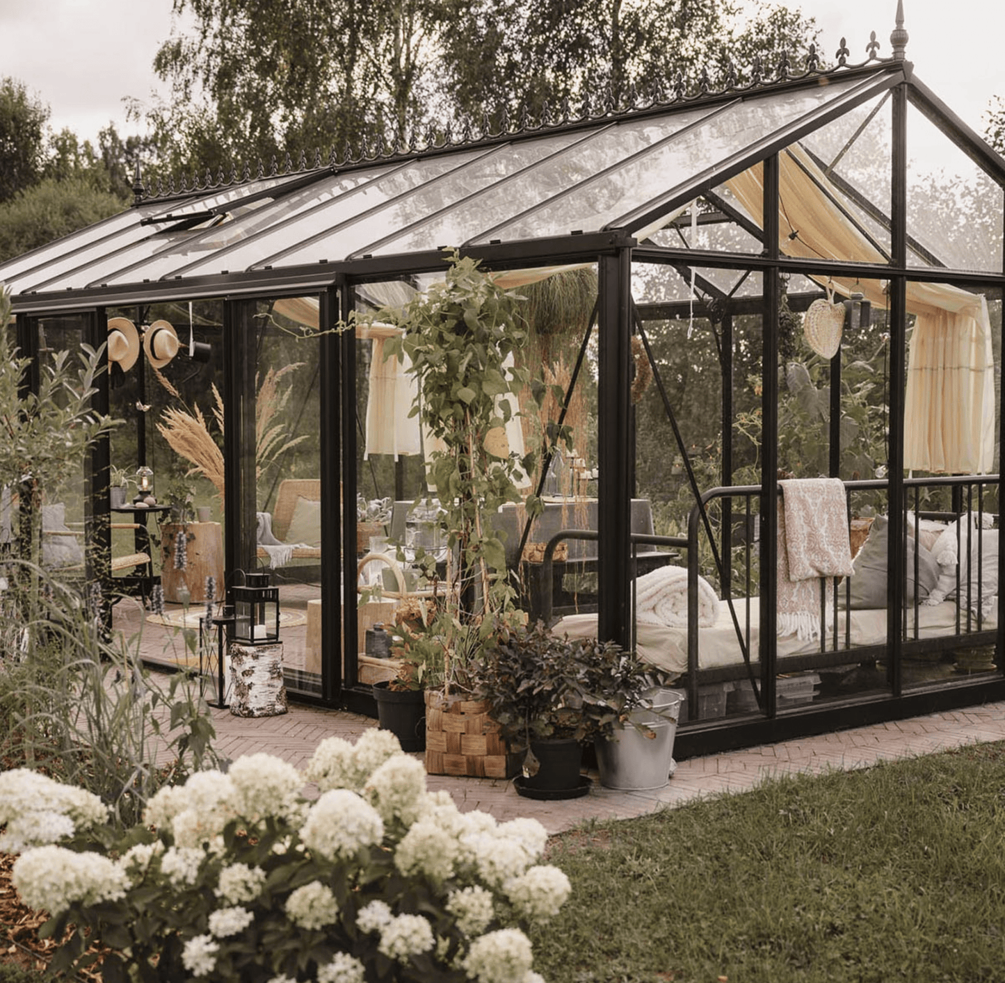 Janssens Royal Victorian Glass Greenhouse VI36 10' x 20'